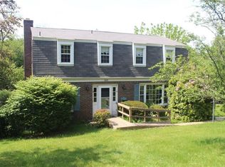 1005 Surrey Woods Rd, Bethel Park, PA 15102