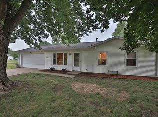 10473 Evergreen Dr, Manito, IL