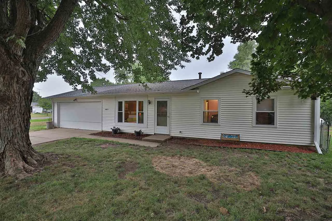 10473 Evergreen Dr photo 1