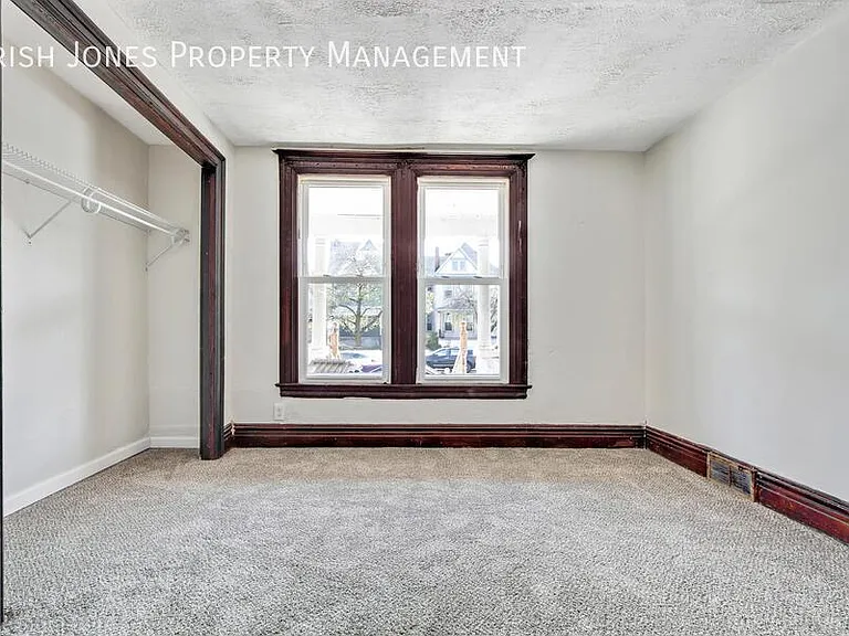 935 Niagara St #1 — Photo 9