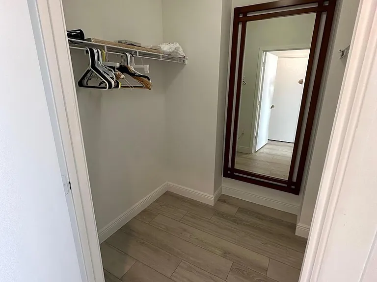 1551 N Flagler Drive Lph #17 — Photo 23