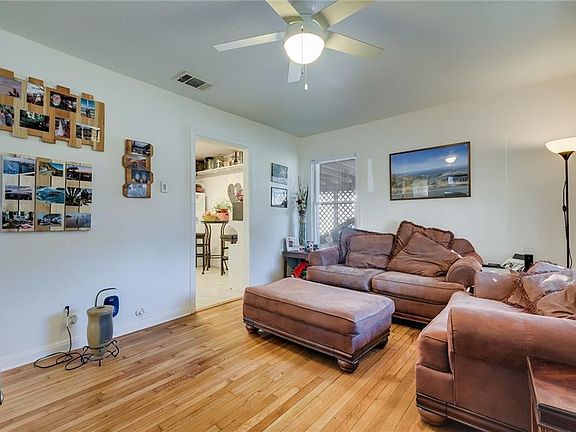 3rd image of 5520 Woodrow Ave