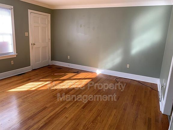 2nd image of 101 Lee St #B