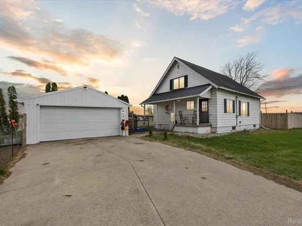 12045 Lincoln Rd, Burt, MI 48417
