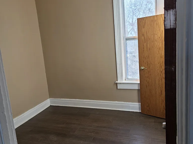 4131 Erskine St — Photo 10