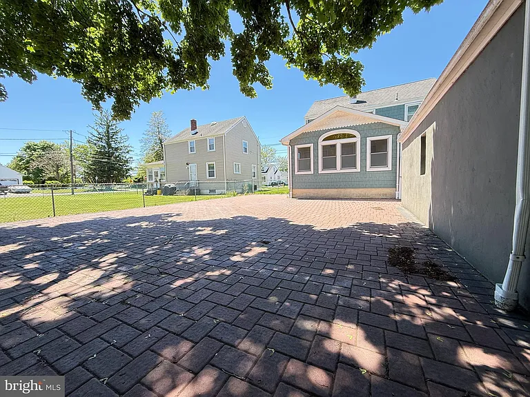 210 Kuser Rd — Photo 18