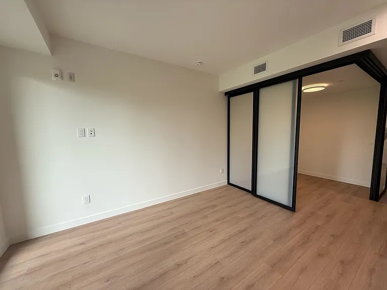 133 W 49th Ave #413 — Photo 4
