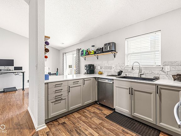 3rd image of 7312 Kimble Dr