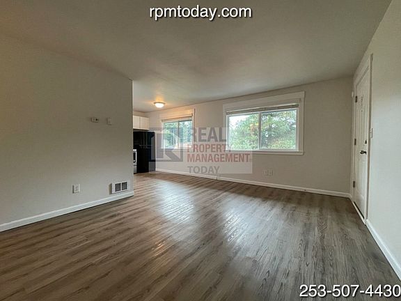 3rd image of 3621 Colonial Ln SE Unit 6