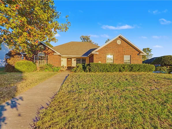 1201 N 23rd St, Rogers, AR 72756