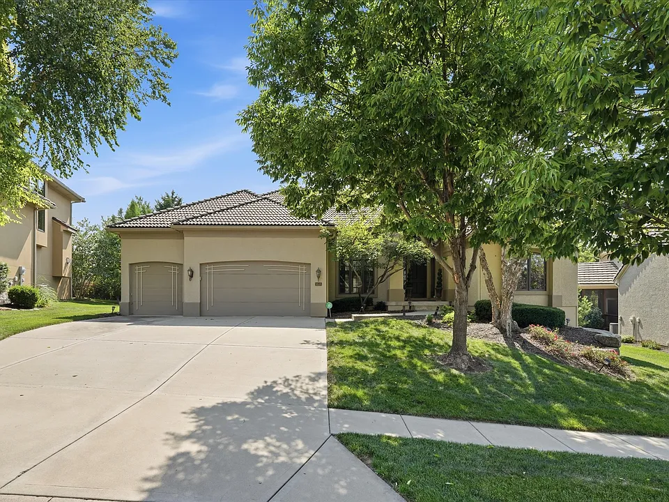 9638 Zarda Dr