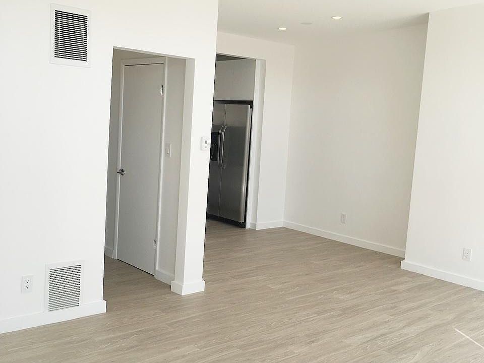 1st image of 11948 Gorham Ave APT 8