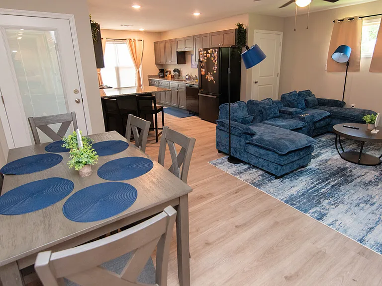 1517 Stamps St — Photo 14