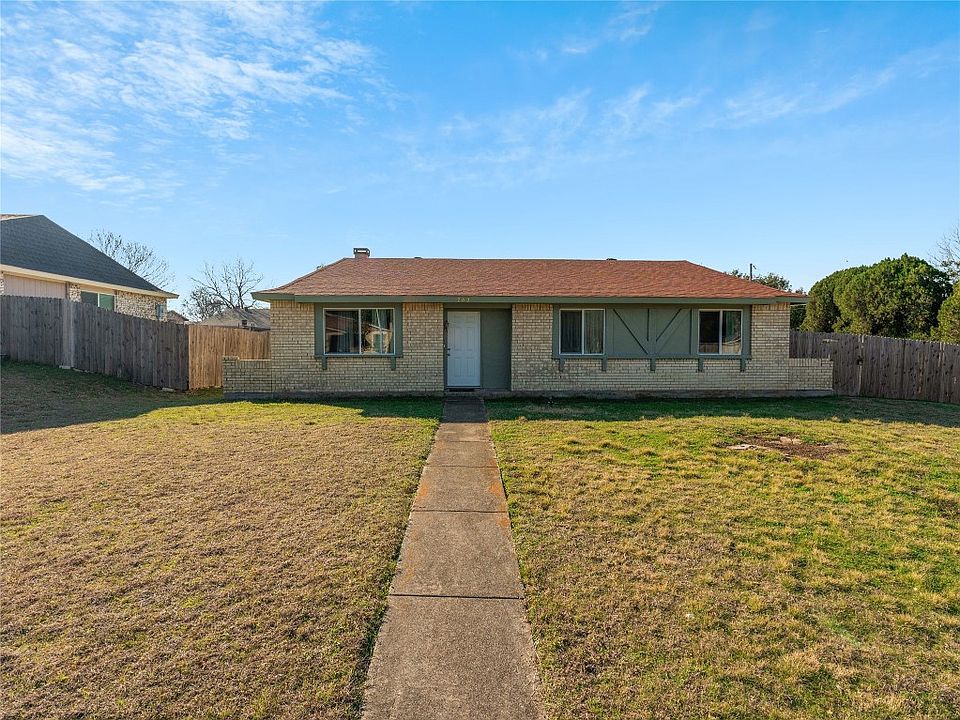 1st image of 702 Countryside Ct