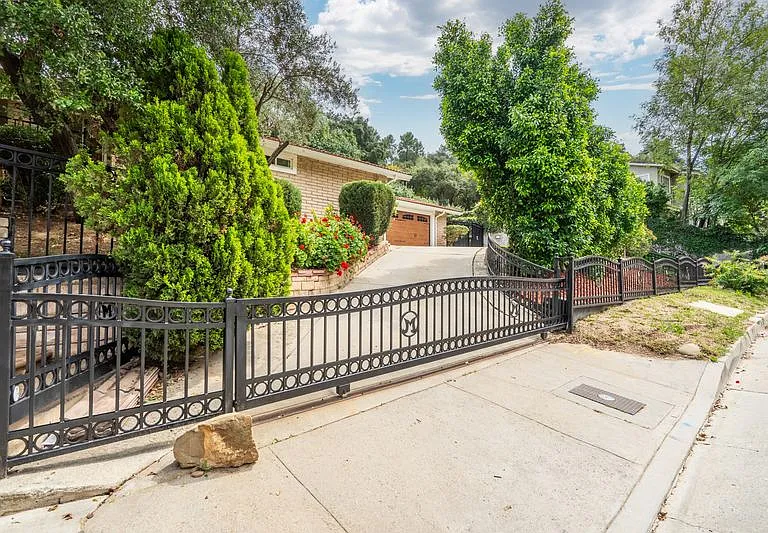 3160 Sepulveda Blvd — Photo 39