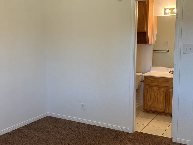 5202 Daybreak Dr — Photo 7