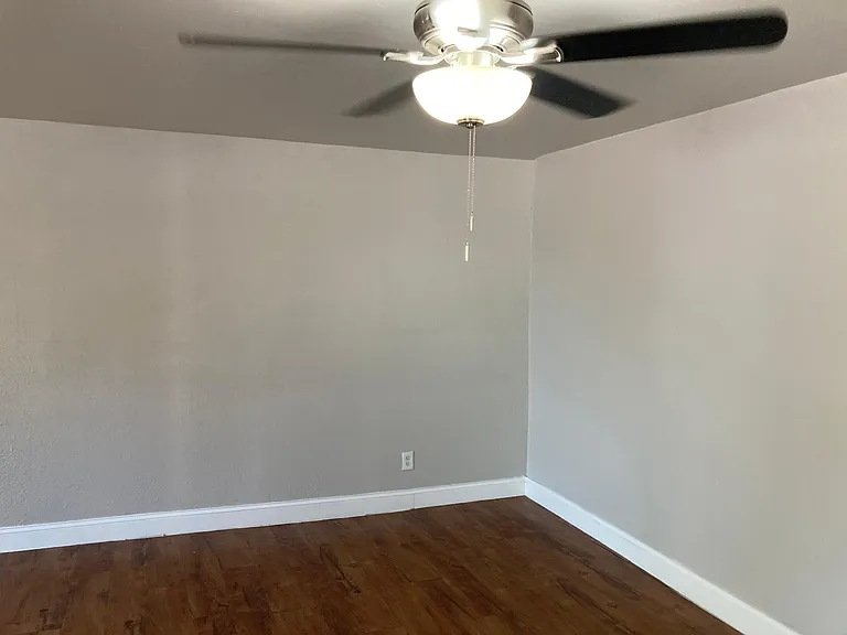616 E Gandy St — Photo 18
