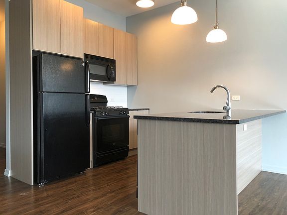 2nd image of 2500 N Clybourn Ave APT 404