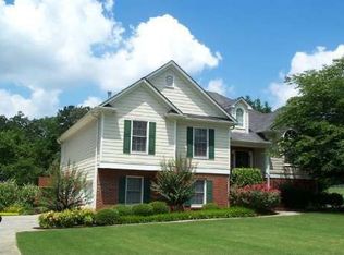 16 Planters Dr, Cartersville, GA 30120