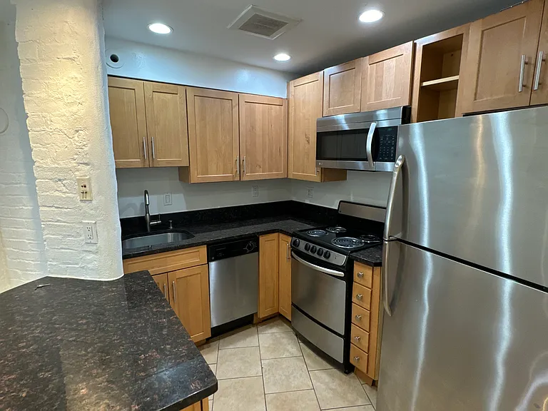 672 Maryland Ave NE #A — Photo 5