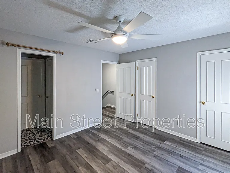 1313 Foxborough Dr — Photo 13