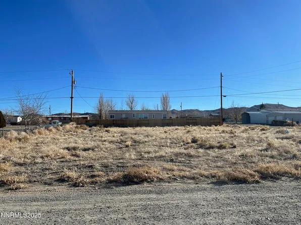 38 Buffalo Ln, Yerington, NV 89447