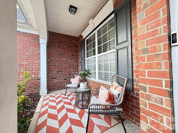 3rd image of 728 Millstream Dr #30