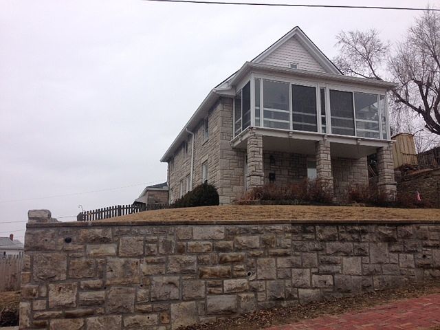 1st image of 415 Barnett Ave
