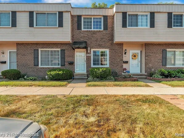 809 Estrada Dr, Belleville, MI 48111