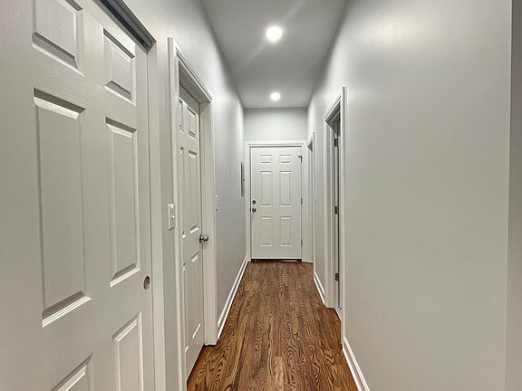 5th image of 1407 N Leclaire Ave #1