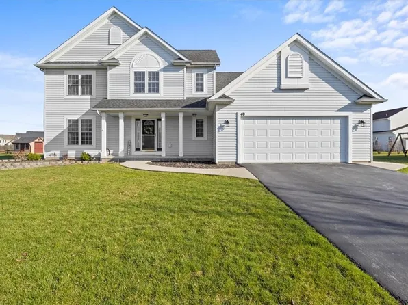 40 Union Station Rd, North Chili, NY 14514