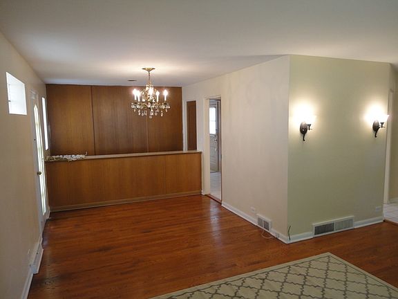 4th image of 9333 Kostner Ave