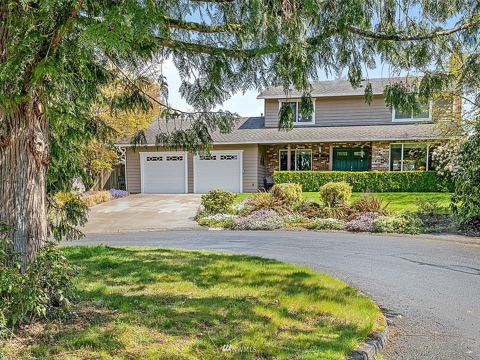 Beautiful home in quiet, friendly,cul-de-sac