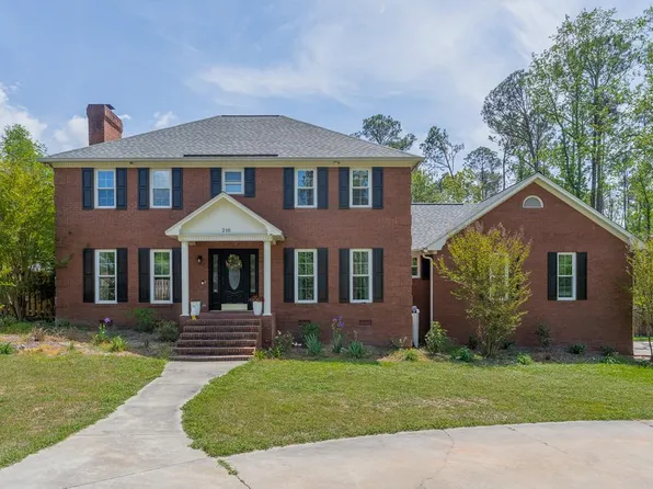 210 Dogwood Ave, Douglas, GA 31533