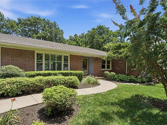 4th image of 9821 Pembroke Ln