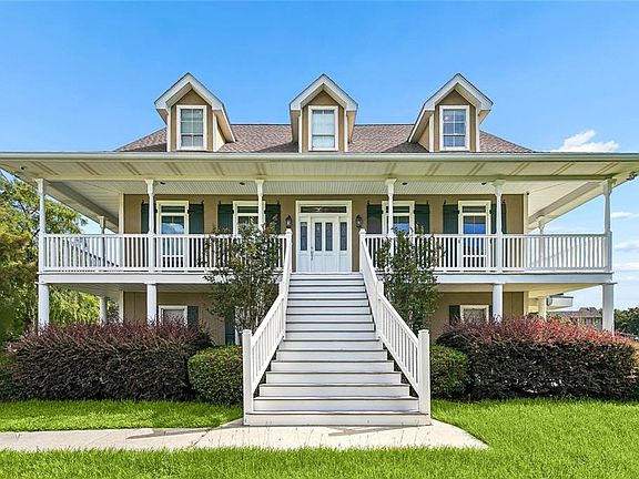2nd image of 112 Moray Dr