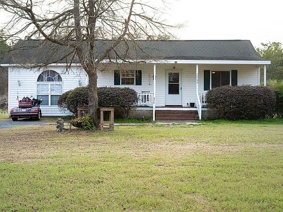 3rd image of 2064 Martin St.