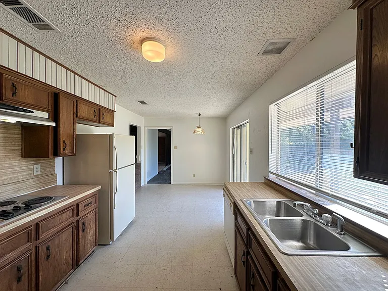 216 W Cardinal Ln — Photo 16