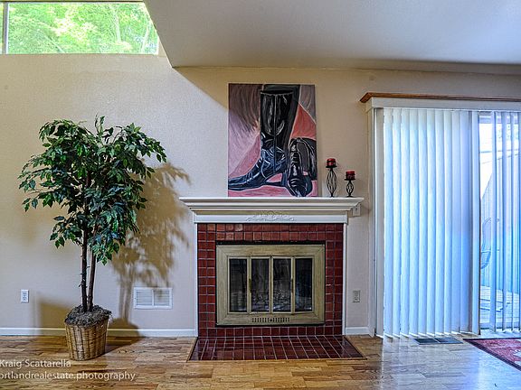 3rd image of 1639 NW Eastbrook Ct