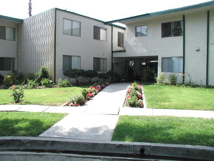 1st image of 881 Orchid Ct #18