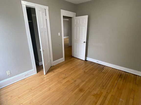 5th image of 413-419 W Clarke St #415