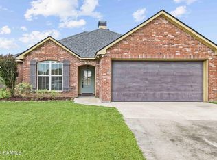 108 Cebby Ln, Youngsville, LA 70592