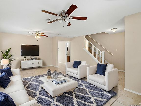 4th image of 1215 Dezarae St.,