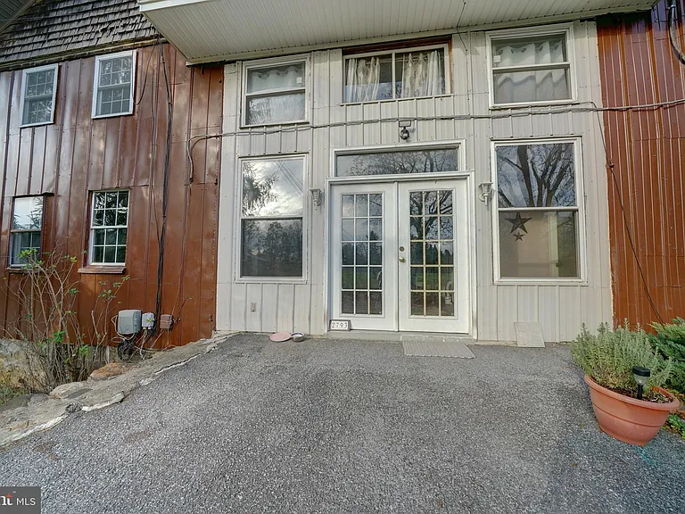 2793 Pfefferkorn Rd #B — Photo 36