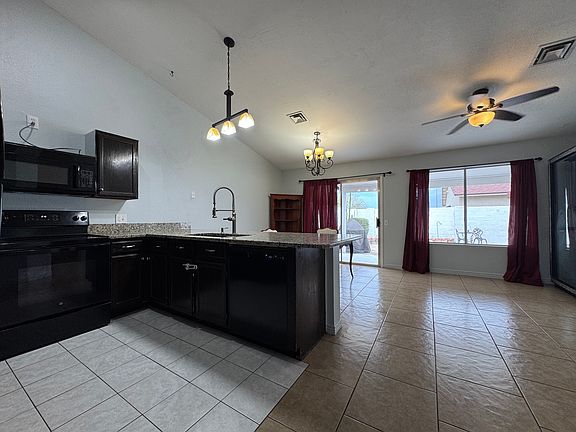 3rd image of 3227 W Blackhawk Dr
