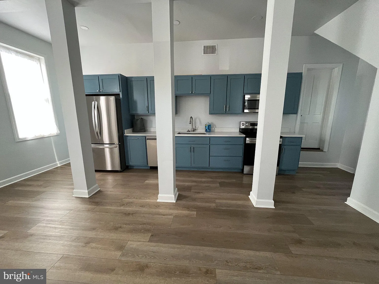 1 bed, 1.0 bath, 3360 sqft, $1,500 — Photo 3