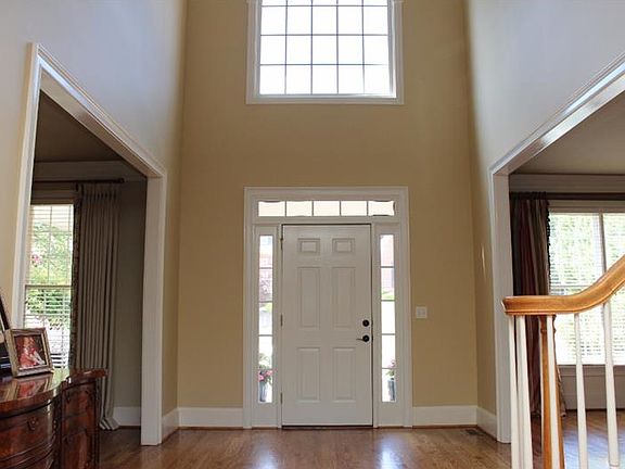 3rd image of 425 Morton Mill Ln