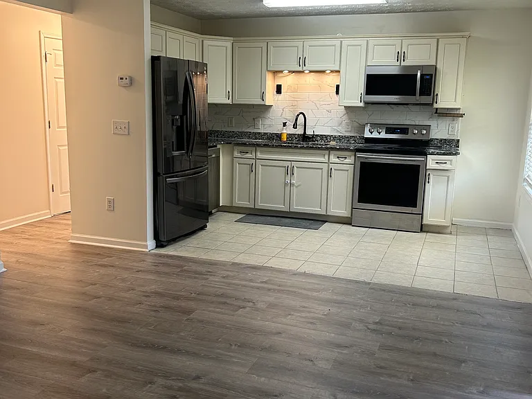125 Sampson Ct — Photo 17