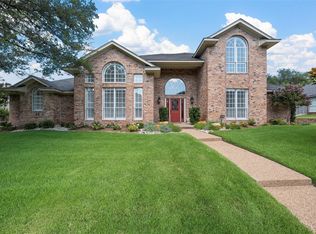 9002 Ridge Point Dr, Woodway, TX 76712