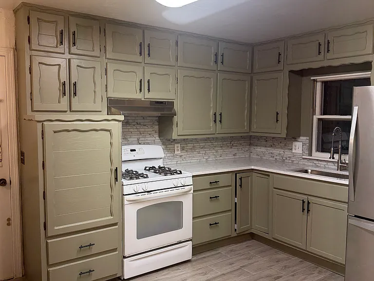 1208 E Hurd St — Photo 13